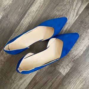 Navy blue pointed toe heels